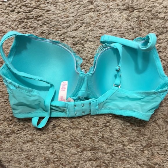 Victoria’s Secret Body By Victoria Lined Demi Bra - Picture 2 of 3